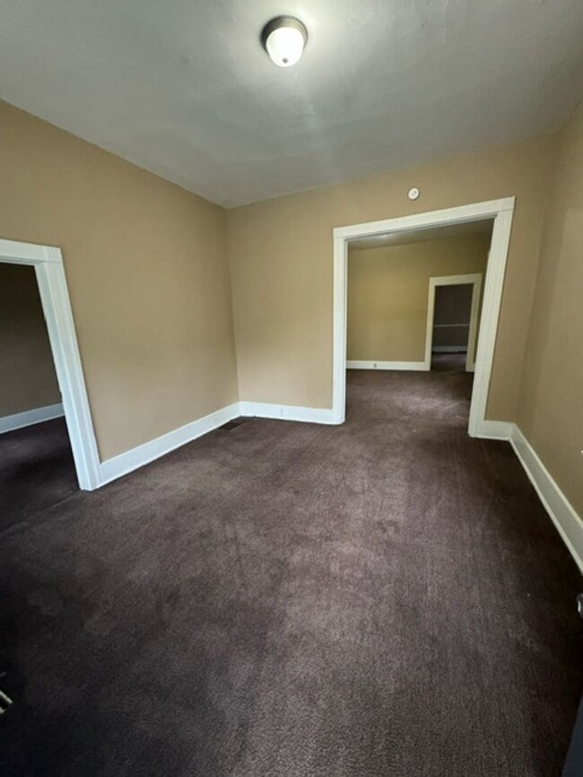 Building Photo - 1334 Huestis Ave