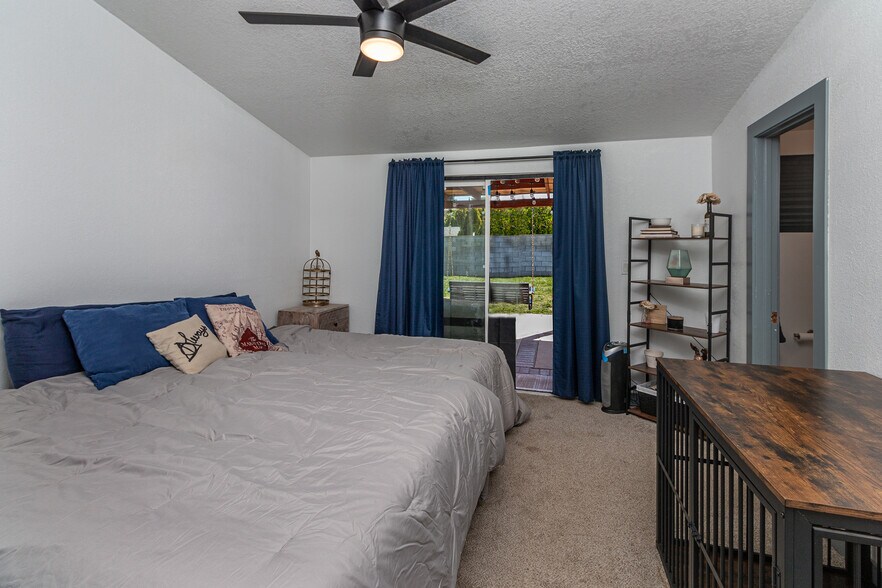 Main Bedroom - 27222 Plumwood Ave