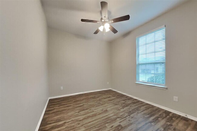 Building Photo - 2130 Lost Timbers Dr