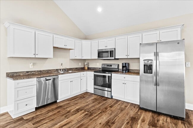 Building Photo - Pristine 3 Bed 2 Bath Home in Dalton