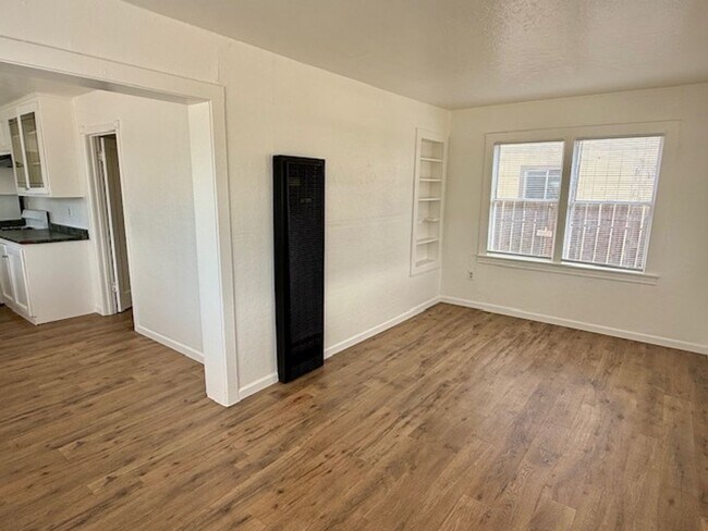 Building Photo - 619 N Plumas St