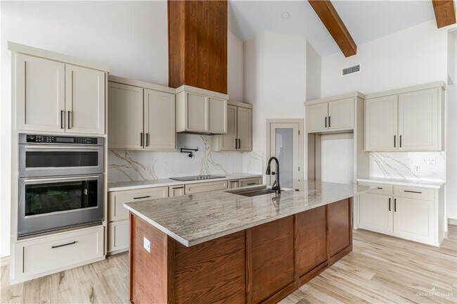 Building Photo - 1200 Arechiga Dr