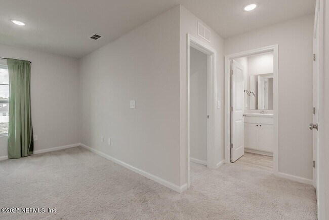 Building Photo - 14438 Macadamia Ln