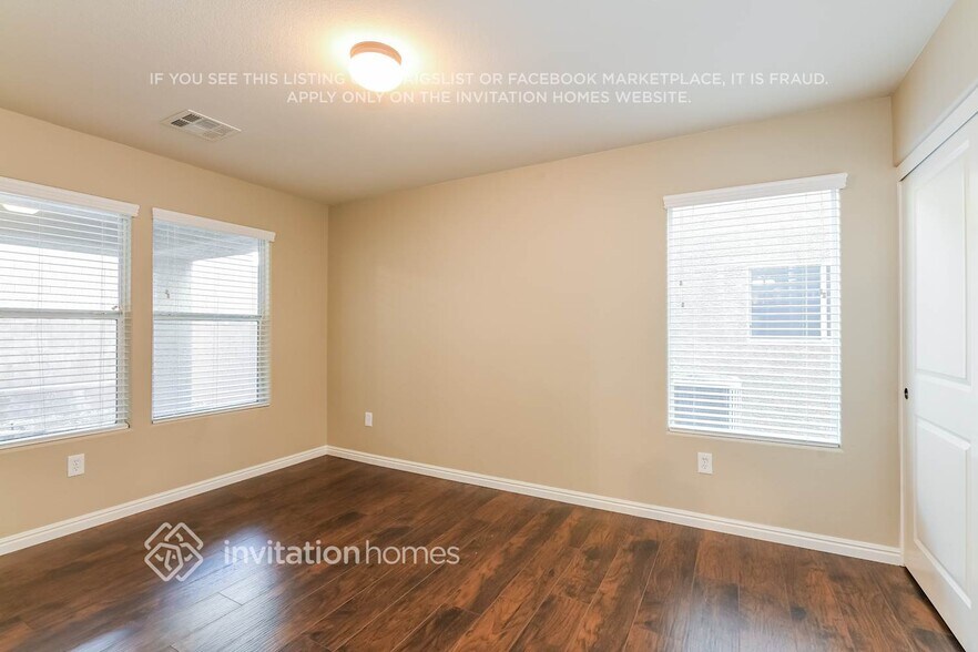 Building Photo - 10018 Pelham Park Ave