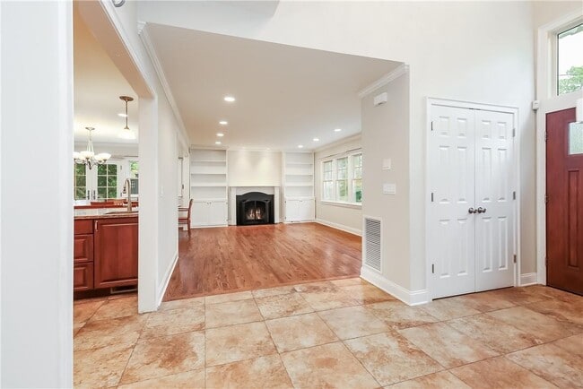 Building Photo - 81 Edgemont Rd