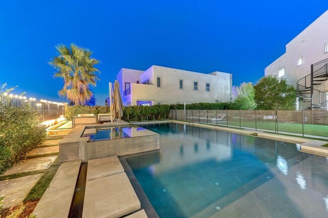 Building Photo - Distinctive Fully Furnished Estate in The Canyons!