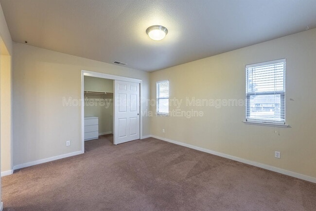 Building Photo - 594 Lopez Ave