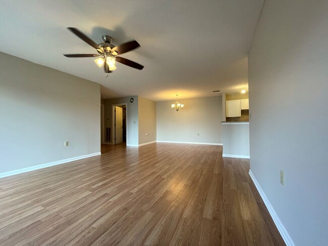 Building Photo - 6775 Meadow Creek Dr