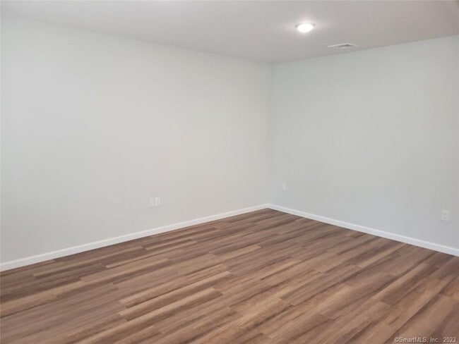 Building Photo - 10 Berkshire Rd