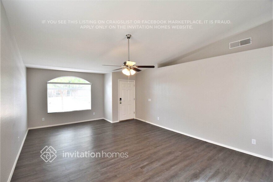 Building Photo - 2832 W Bowker St