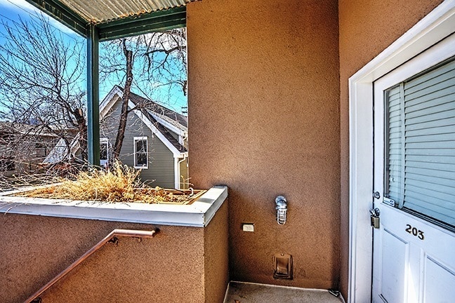 Building Photo - Walk to Pearl Street - Beautiful 1 Bedroom...