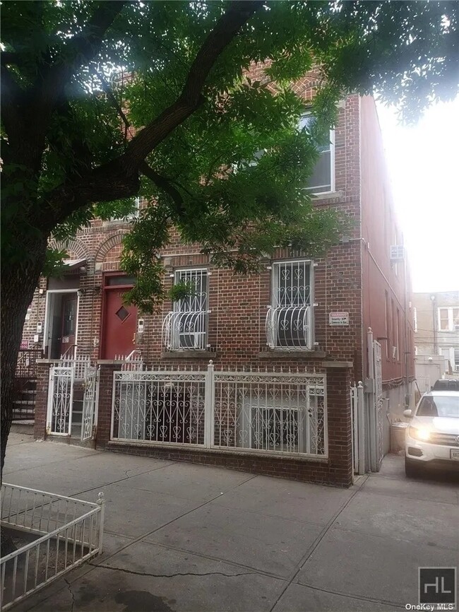 Primary Photo - EAST 172 STREET - Basement Front