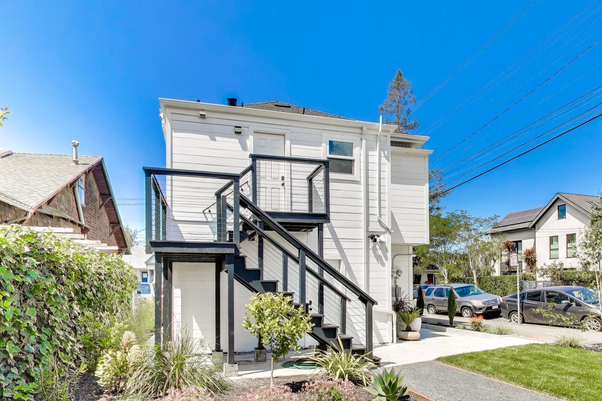 Building Photo - 6528 Raymond St