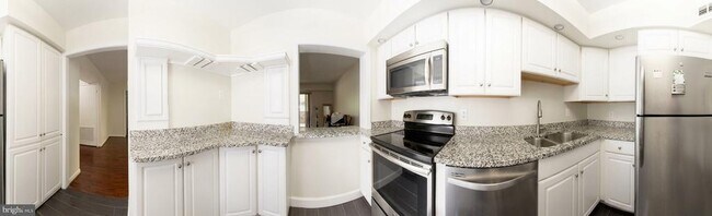 Building Photo - 5904 Mt Eagle Dr