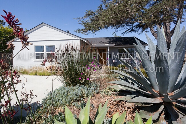 Building Photo - Renovated East Mesa Home 2 Doors From Shor...