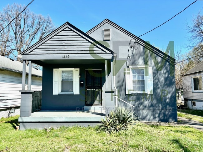 Building Photo - Spacious 2 bedroom home near Churchill Downs- Section 8 accepted