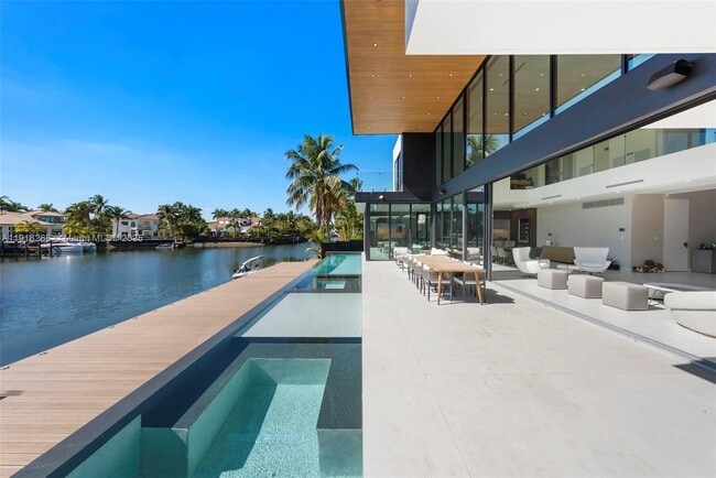 Building Photo - 1102 Washington St