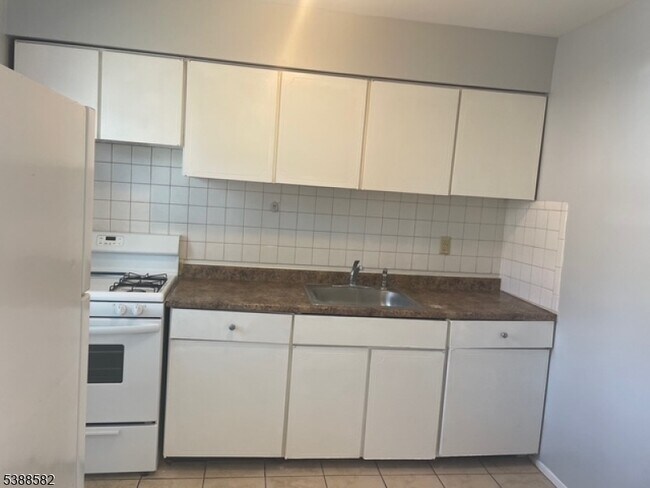 Building Photo - 2467 NJ-10