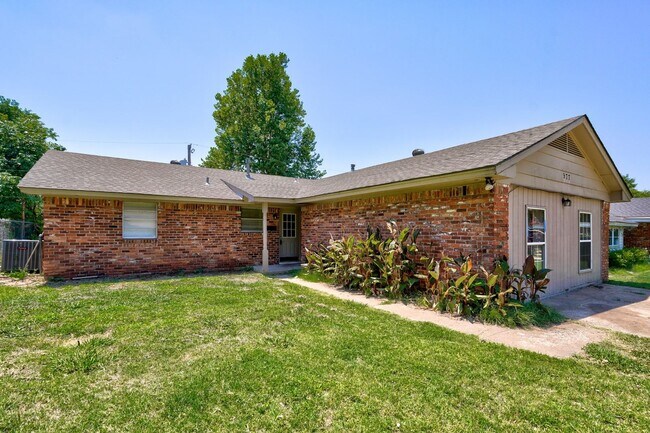 Building Photo - 3 Bed 1.5 Bath Norman
