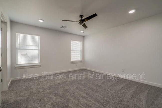 Building Photo - 7901 NW 135th Terrace