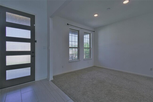 Building Photo - 1413 Castalo Ln