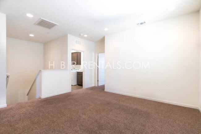 Building Photo - Spacious 4-Bedroom with Granite Finishes in Tracy – Your Dream Home Awaits!