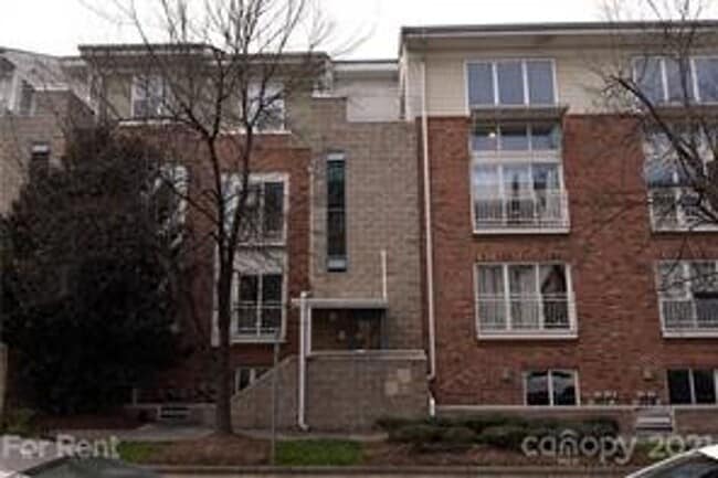 Building Photo - 620 Raphael Place