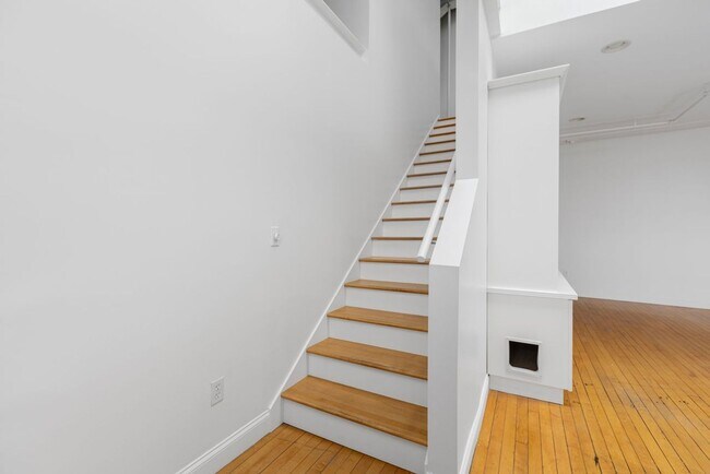 Building Photo - 755 Westminster St