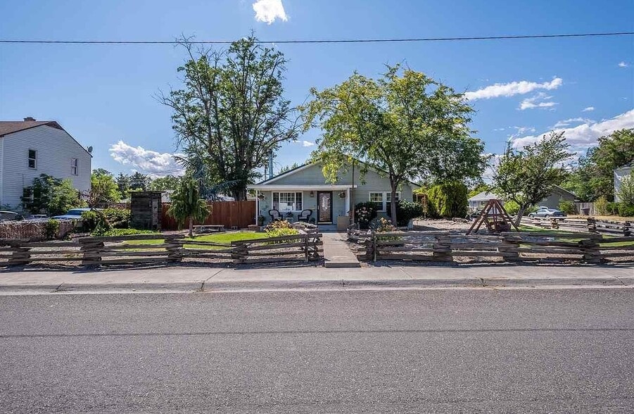 Building Photo - 1505 Thayer Dr