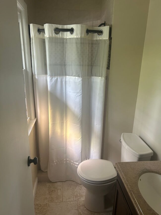 Building Photo - Spacious 4br Rockville Rental