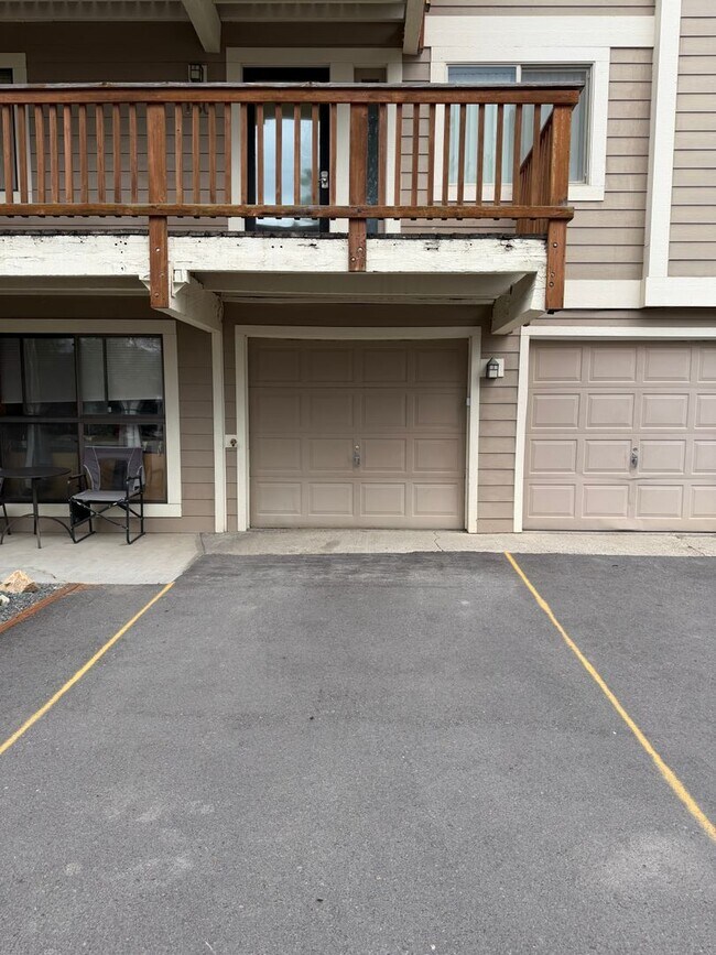 Building Photo - 2095 Little Coyote Rd