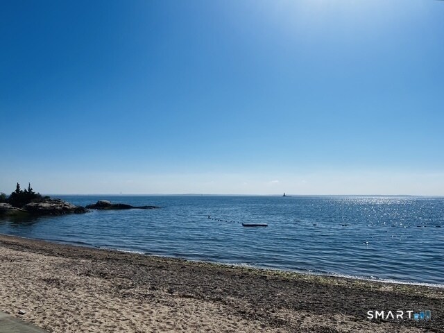 Building Photo - 104 Roton Ave