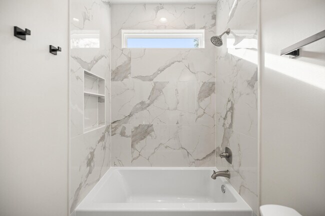 Building Photo - 109 Spruce St