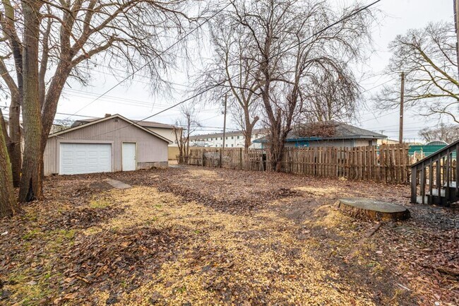 Building Photo - 3-4BR Rent or Rent to Own with New Kitchen and Garage!