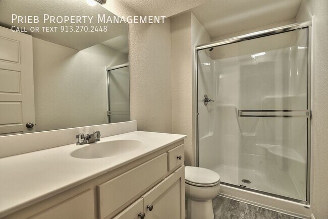 Building Photo - Reserve Townhome - Available June 9th