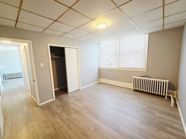 Building Photo - 17 E Carey St