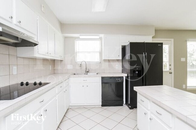 Building Photo - 3922 Maple Heights Dr