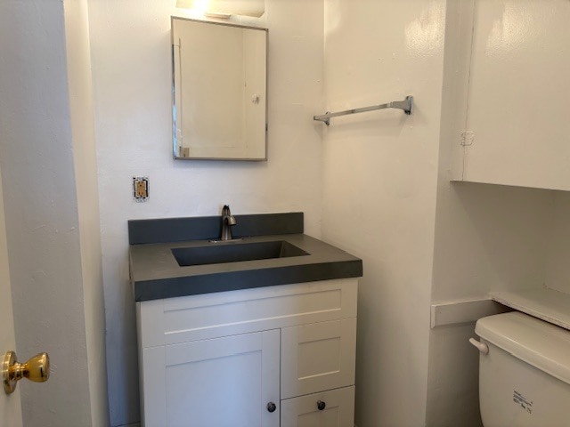 Building Photo - 1203 E 6th St