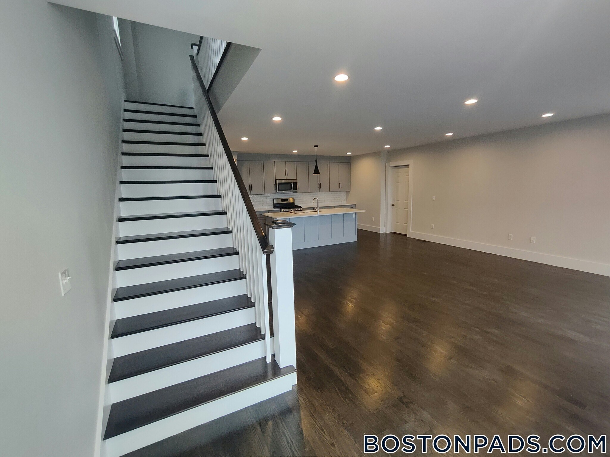 Building Photo - 54 Taylor St