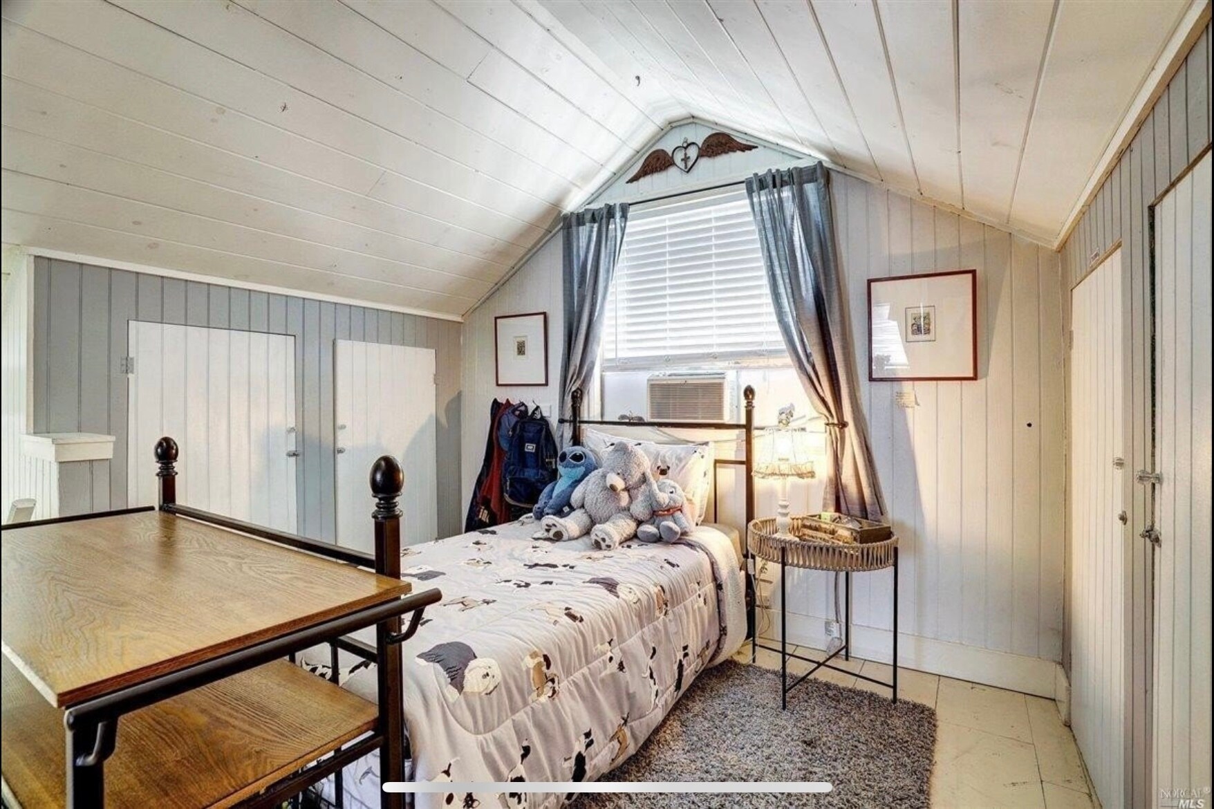 second floor bedroom. - 920 Gravenstein Ave