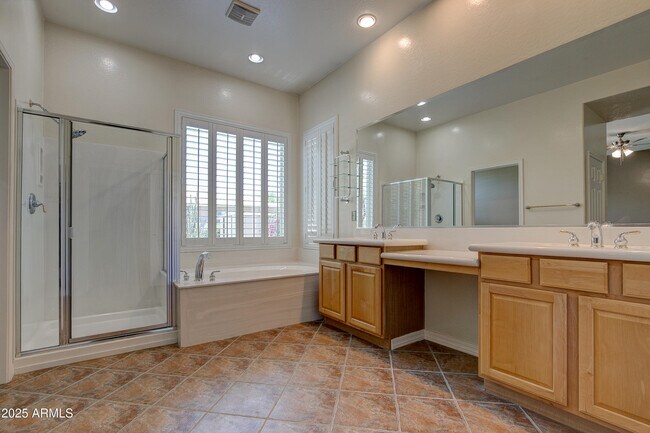 Building Photo - 2222 W Morse Ct