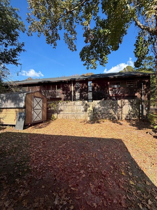 Building Photo - FOR RENT