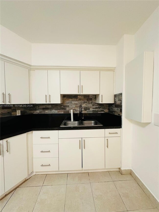 Building Photo - 50 Park Dr