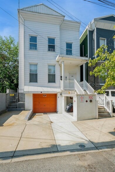 Building Photo - 309 14th St