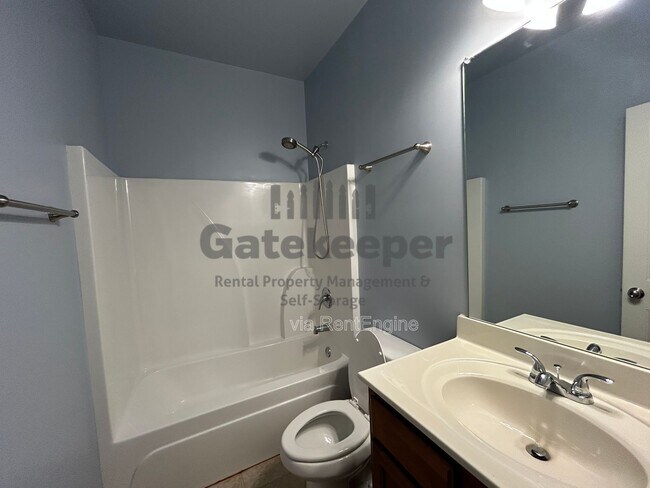 Building Photo - 60 Bayberry Hls