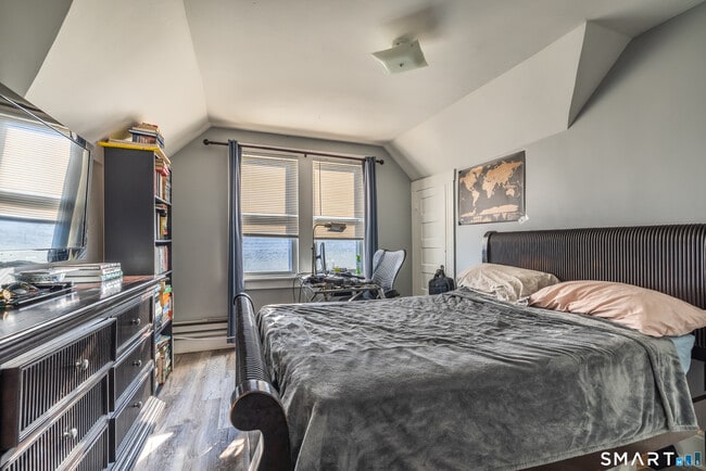 Building Photo - 795 Brewster St