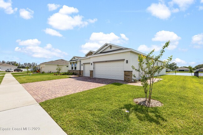 Building Photo - 285 Loymer Cir