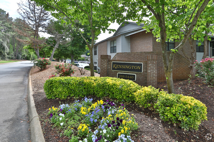 Sign - Kensington Apartments