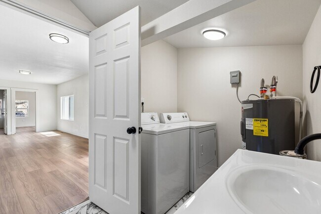Building Photo - Remodeled house