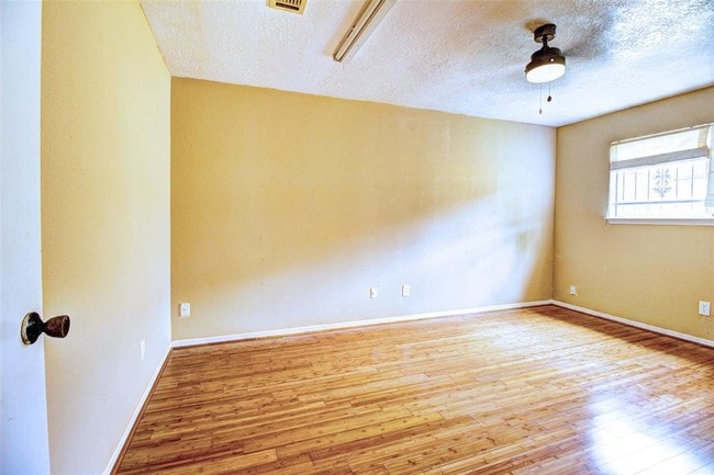 Building Photo - 6615 Briar Terrace Dr